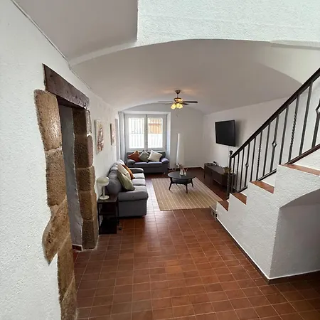 Casa Con Encanto En * Darnius